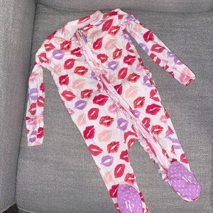 Posh Peanut Kisses Footie